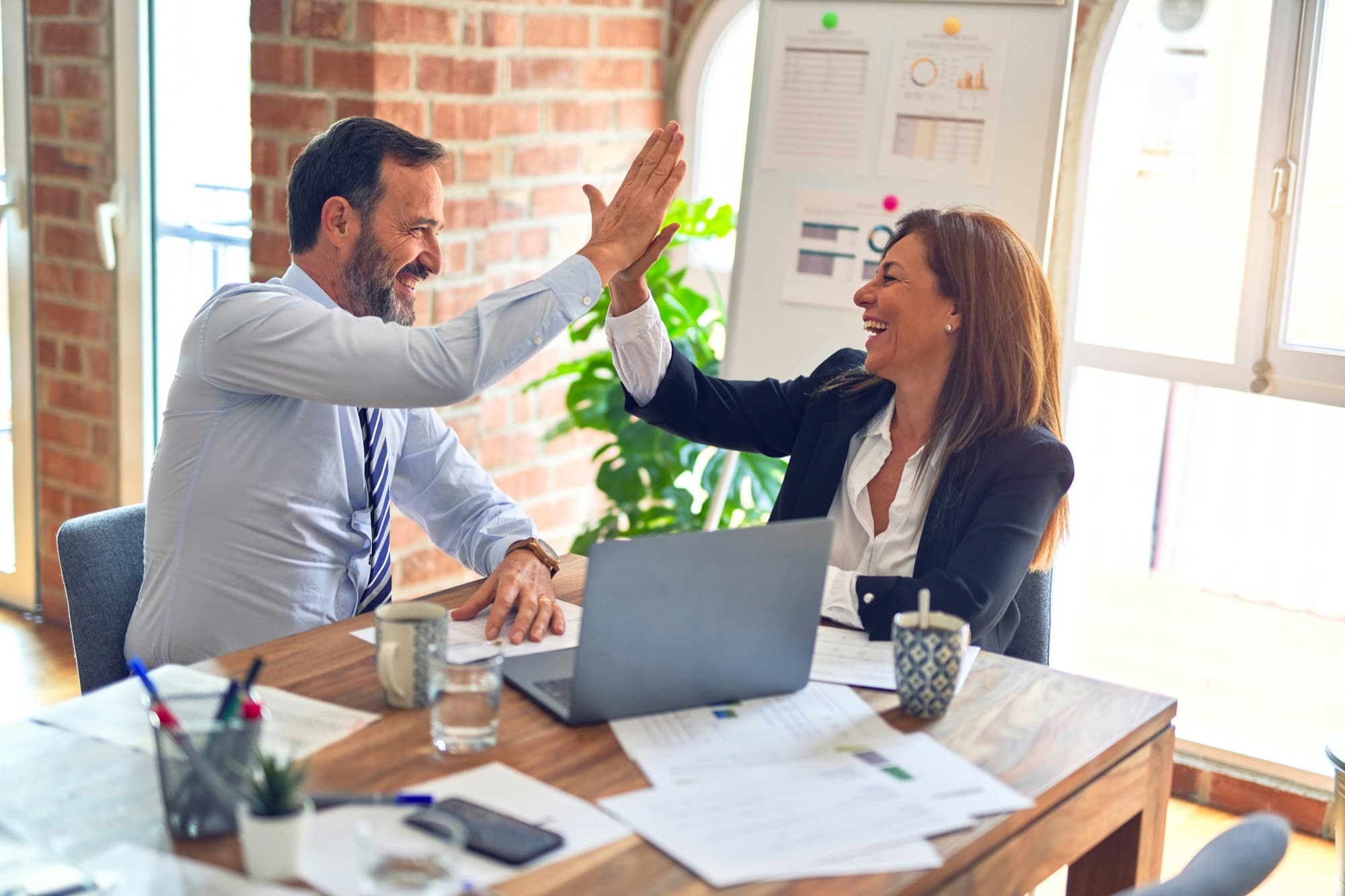 Equipo de recursos humanos gestionando créditos de nómina con RelationPRO Enterprise